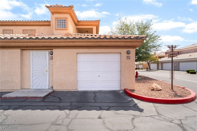 Building Photo - 3600 Pierida St