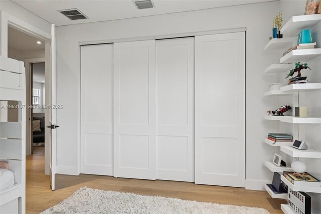 Building Photo - 7420 SW 54th Ct