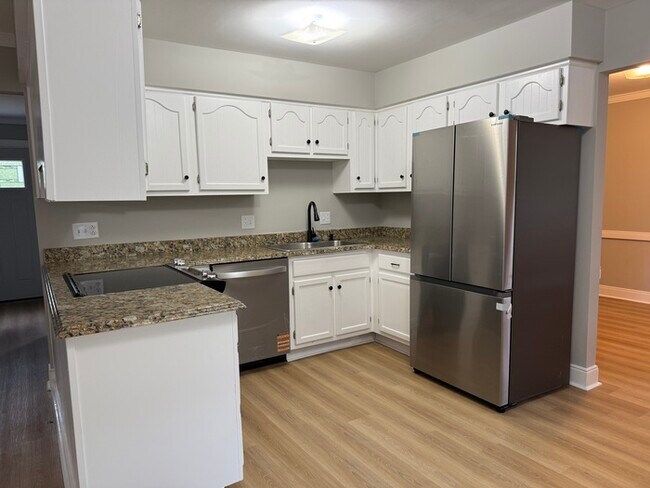 Building Photo - Beautiful 4 beds 2.5 baths in Columbus!