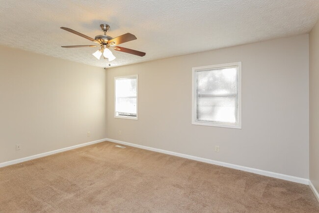 Building Photo - 5710 Deerfield Pl