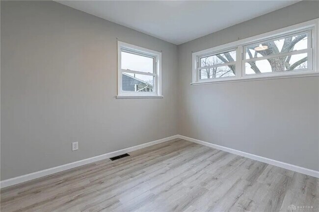Building Photo - 2207 Whitney Pl
