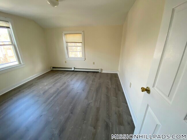 Building Photo - 40 Winthrop St