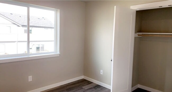 Building Photo - 1804 Eastgate Loop