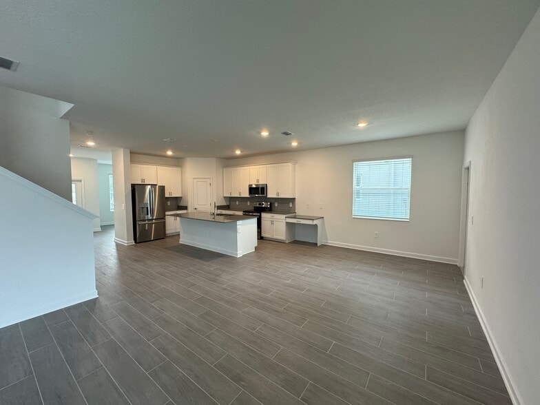 Building Photo - 11867 Boldface Dr