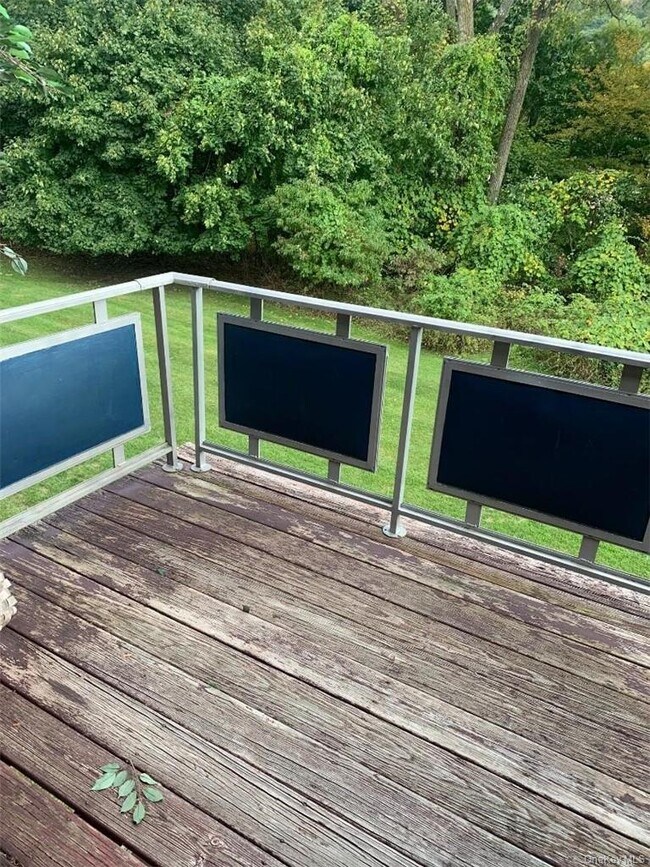 Building Photo - 12 Charles Ln