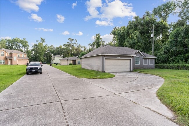 Primary Photo - 9104 N Green River Dr