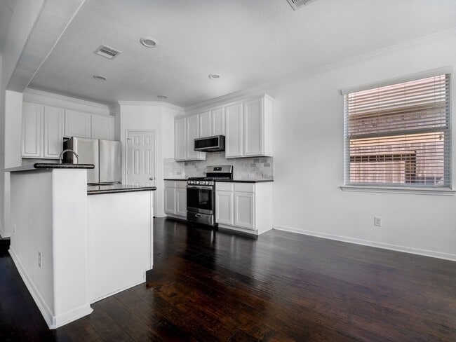 Building Photo - 24531 Via Salerno Ct