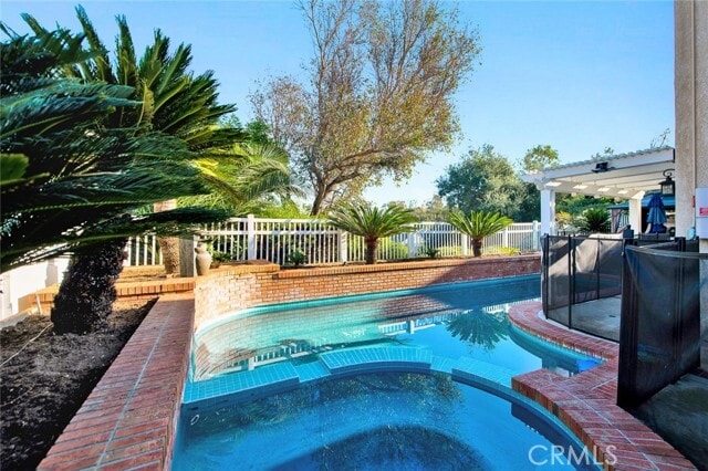 Building Photo - 7246 E La Cumbre Dr