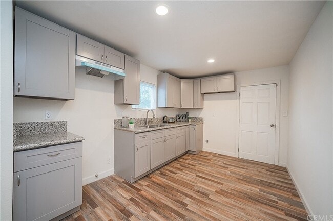 Building Photo - 803 E 89th St