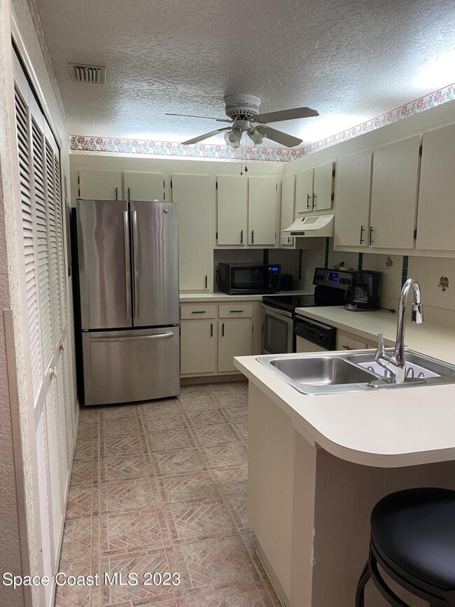 Building Photo - 1927 Quail Ridge Ct