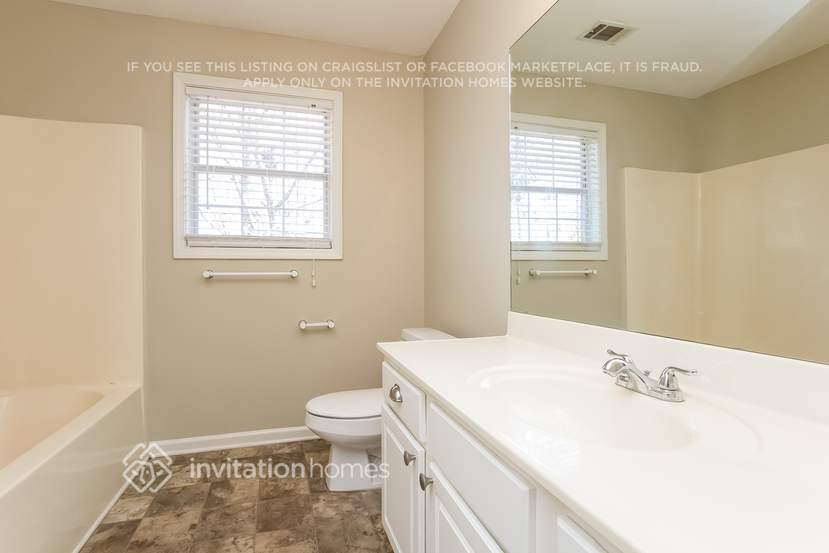 Building Photo - 4420 Elmhurst Ln