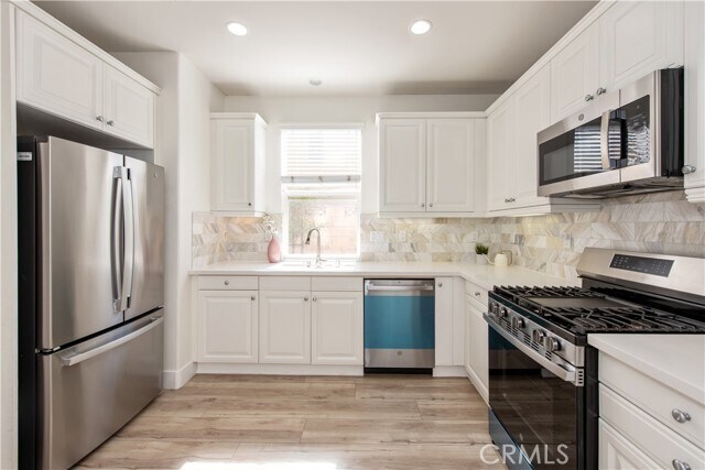 Building Photo - 94 Chantilly