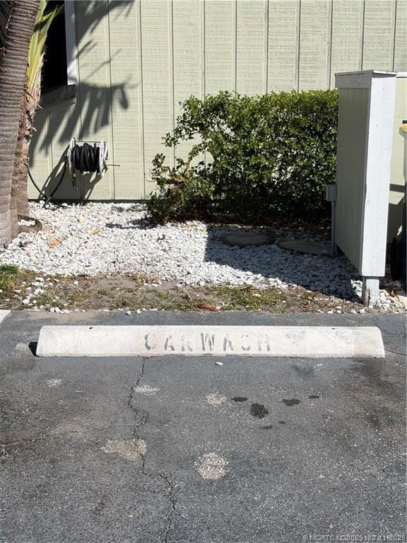 Building Photo - 800 NW Fork Rd