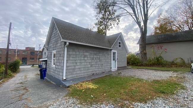 Building Photo - 66 New Litchfield St