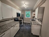 Building Photo - 545 Lakeview Dr