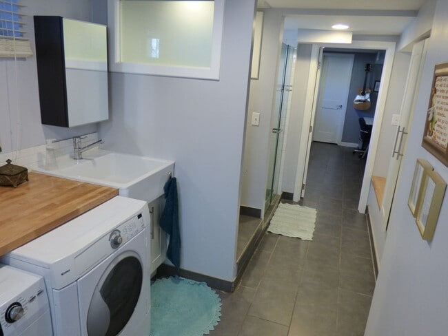 Building Photo - $0 DEPOSIT OPTION! Beautifully Upgraded 3-Bed Ranch with Basement, Remodeled Bath, and Ideal Loca...