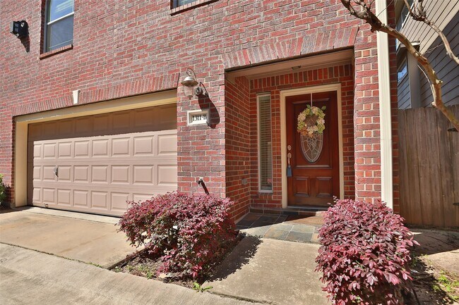 Building Photo - 1311 Bingham St