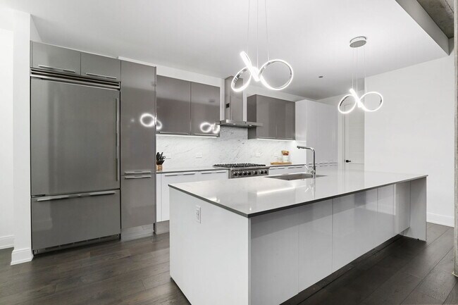 Building Photo - 111 S Peoria St