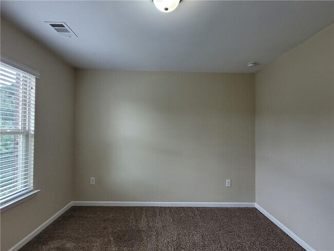 Building Photo - 6010 Stonebrook Ln