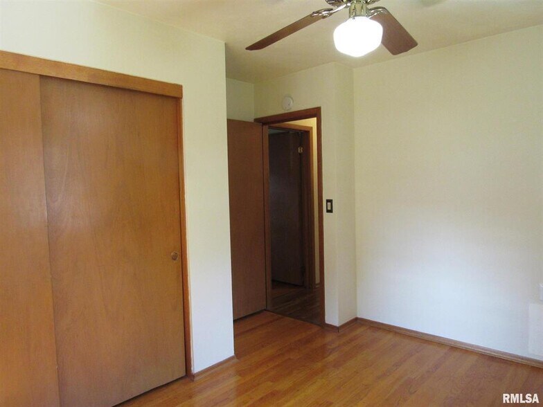 Building Photo - 2154 W 36th St