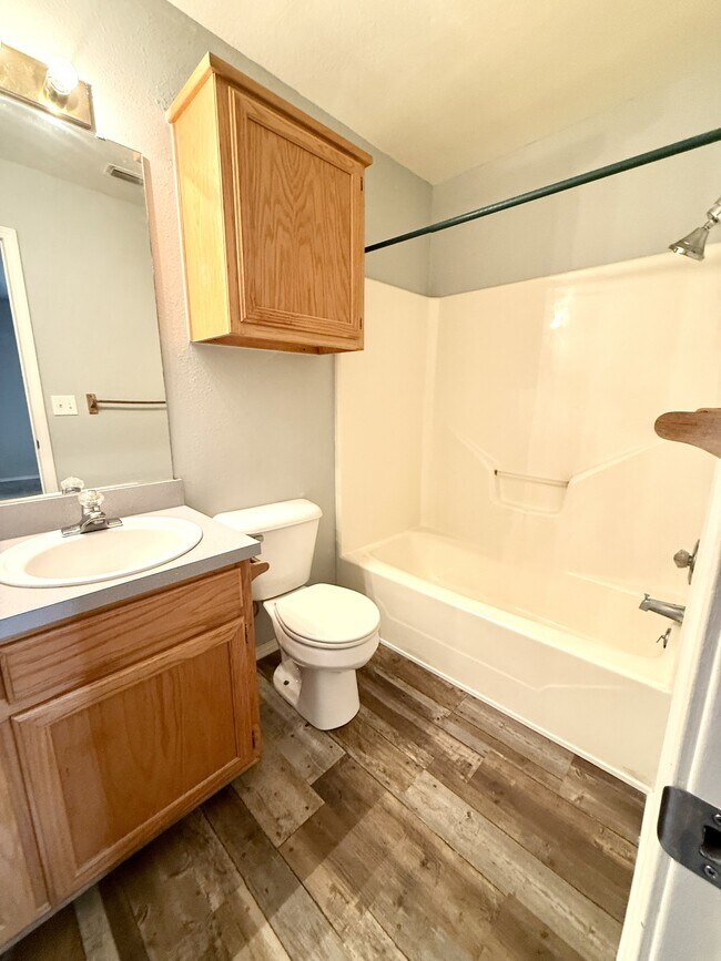 Building Photo - 2305 Cimmaron Dr