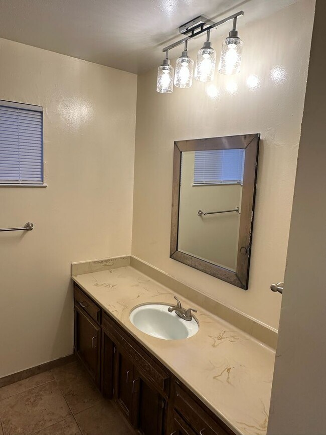 Building Photo - 2902 S University St