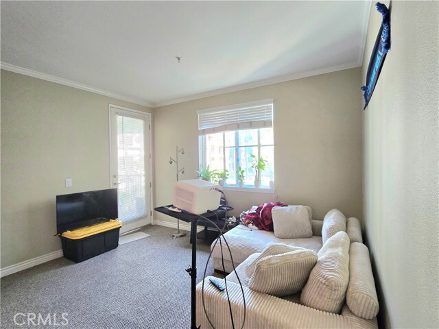 Building Photo - 2225 Scholarship