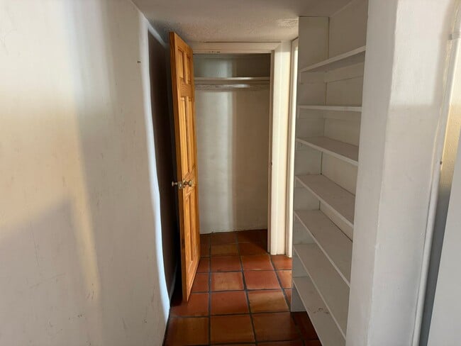 Building Photo - 949 Agua Fria St