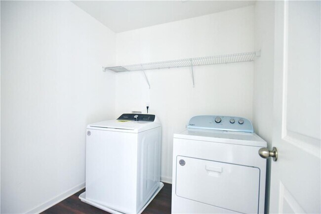 Building Photo - 224 Banner Rd