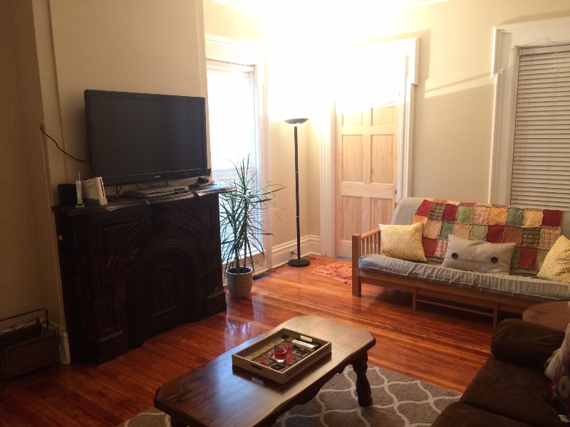 Building Photo - 35 River St