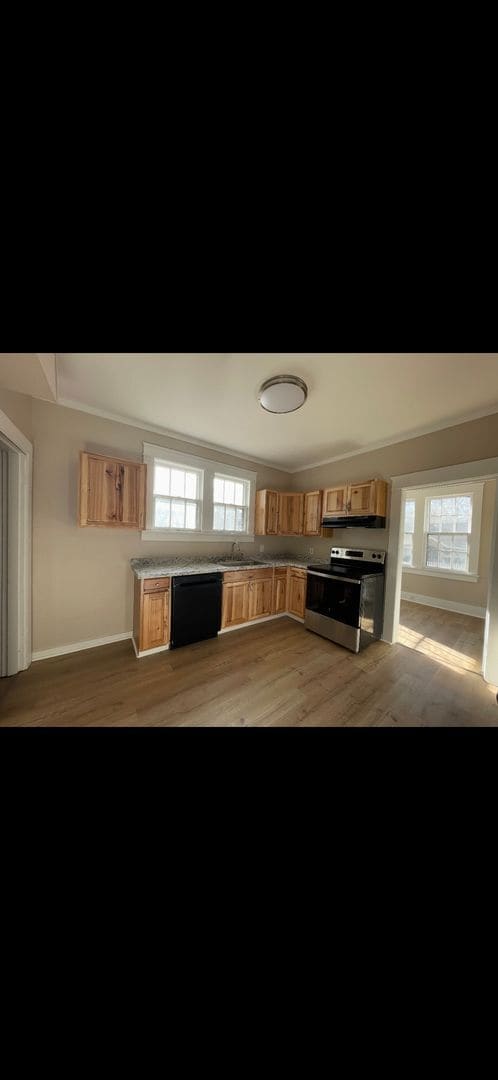 Building Photo - NEW LISITING