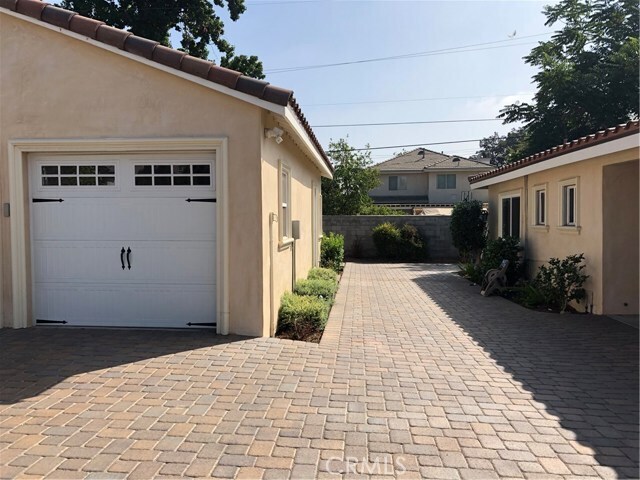 Building Photo - 6136 Camellia Ave