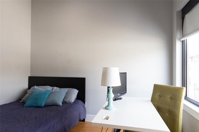 Building Photo - 3000 Speedway