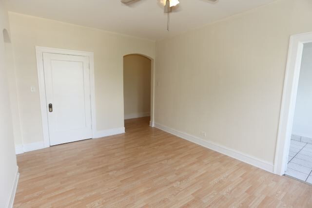 Building Photo - 4856 N Damen Ave