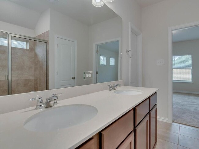 Building Photo - 1104 Ridge Runner Dr