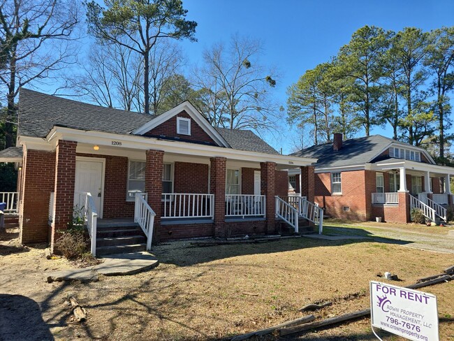 Building Photo - 2 Bedroom 1 bath duplex very close to Colu...