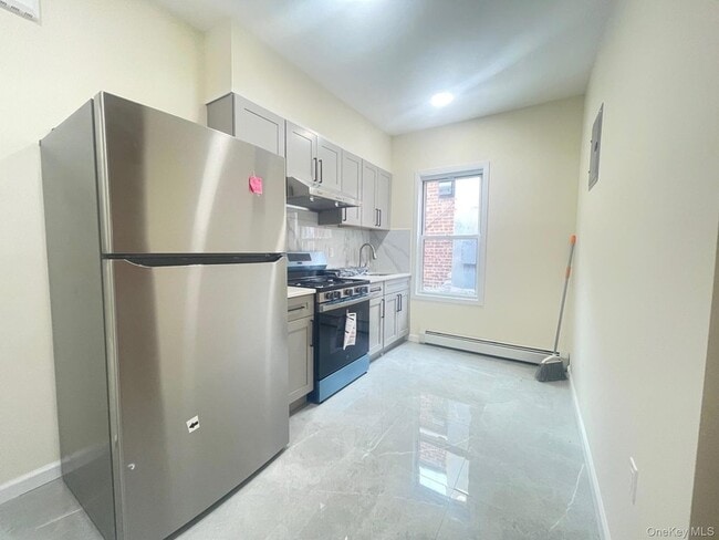 Building Photo - 1006 Jericho Tpke