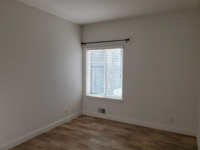 Building Photo - Beautiful Updated Condo in Prime San Ramon...