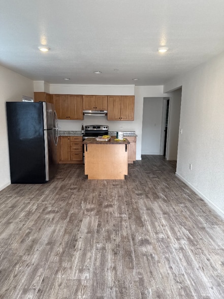 Building Photo - 391 S Sanderson Way