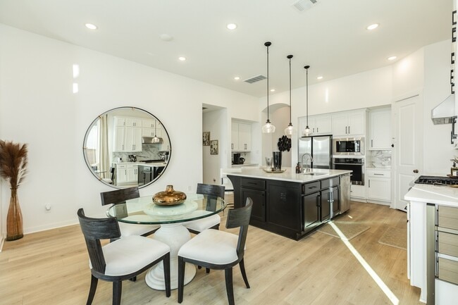 Building Photo - 9619 Wright Dr