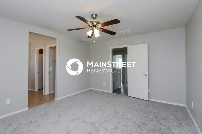 Building Photo - 3 Bedroom Pet-Friendly Home in Phoenix, AZ with Main Street Renewal