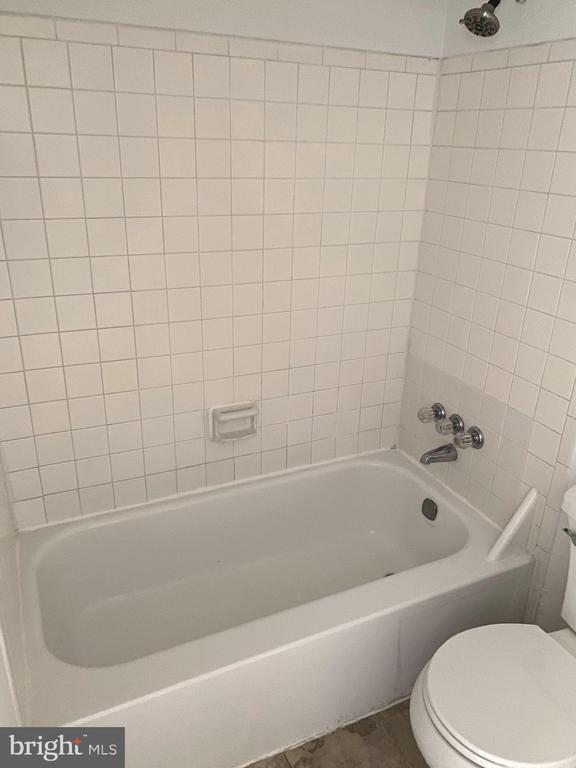 Building Photo - 15702 Dorset Rd