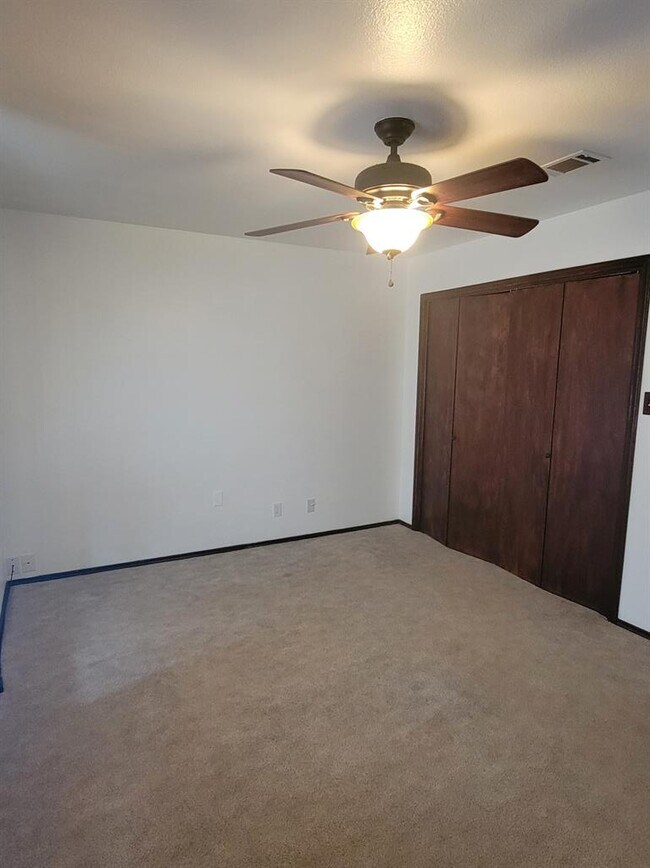 Building Photo - 24369 Bingham Creek Rd
