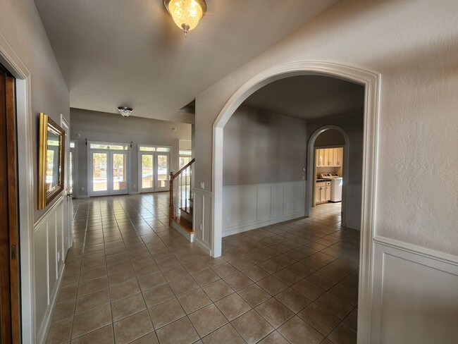 Building Photo - Stunning Executive Home in Timber Ridge!