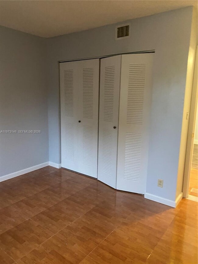 Building Photo - 706 Gardens Dr