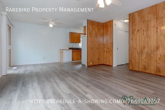 Building Photo - $500 OFF SPECIAL! 2 bed, 1 bath available ...