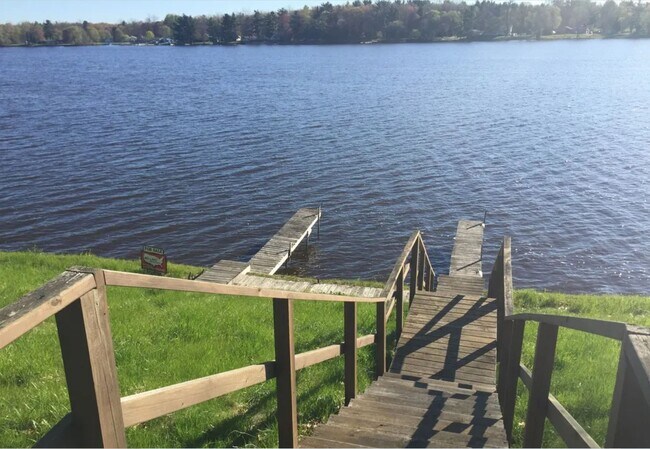 Building Photo - 3886 N West River Rd