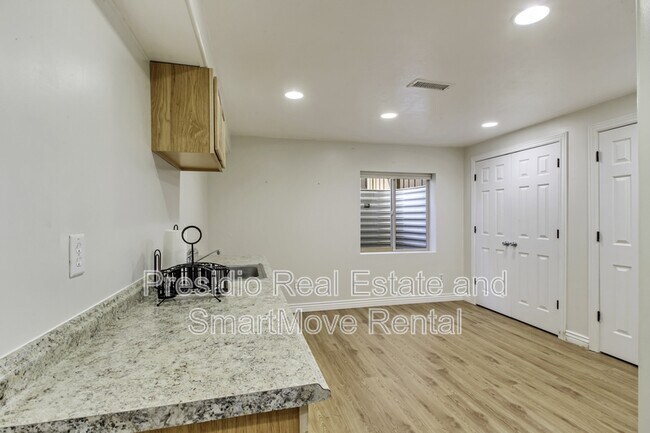 Building Photo - 6924 Chippewa Dr
