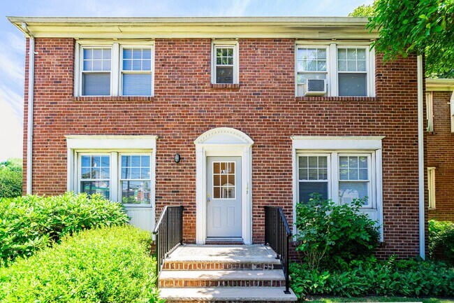Building Photo - Maple Gardens Apartments