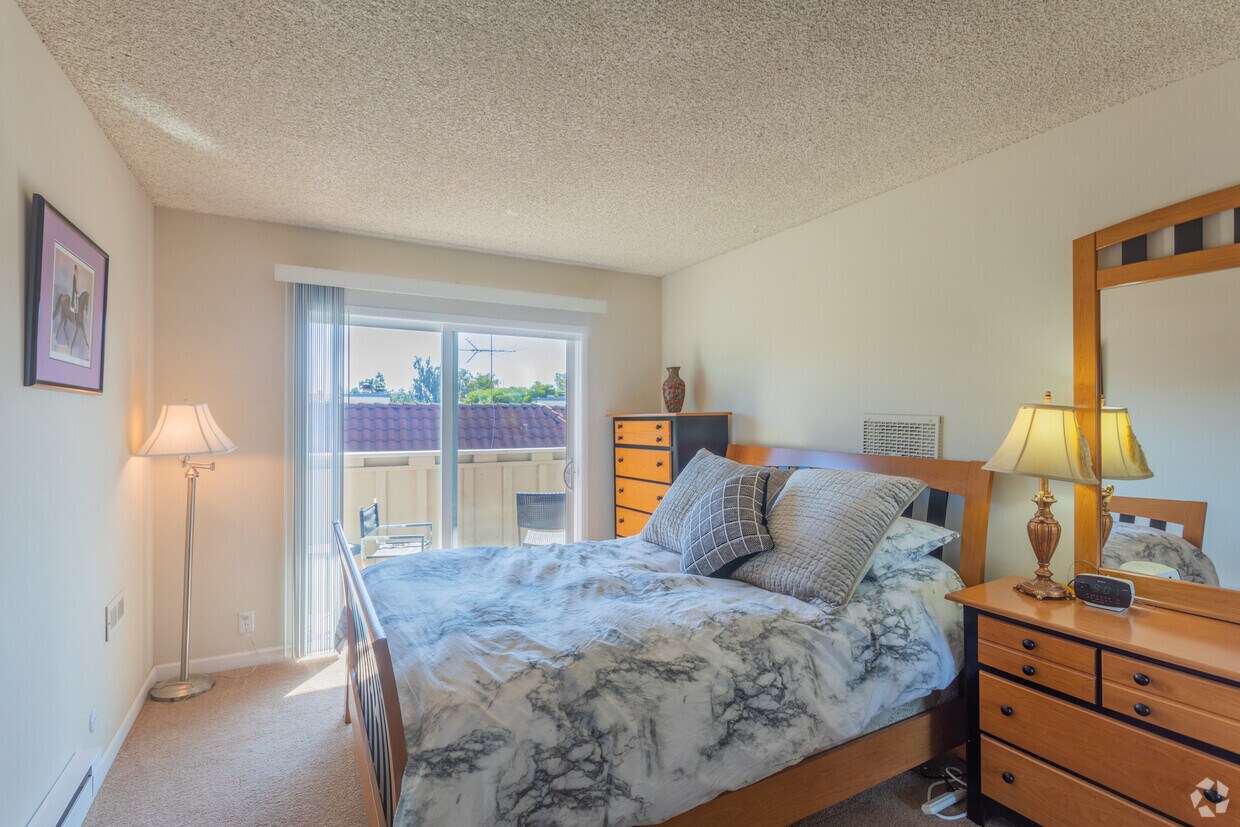 Village Green Apartments Santa Clara